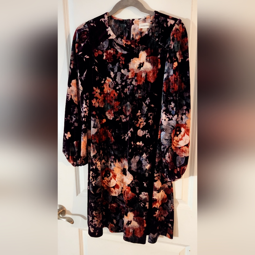 Calvin Klein Multicolor Floral Sleeve 3/4 Sleeve Velvet Dress. - Picture 6 of 6